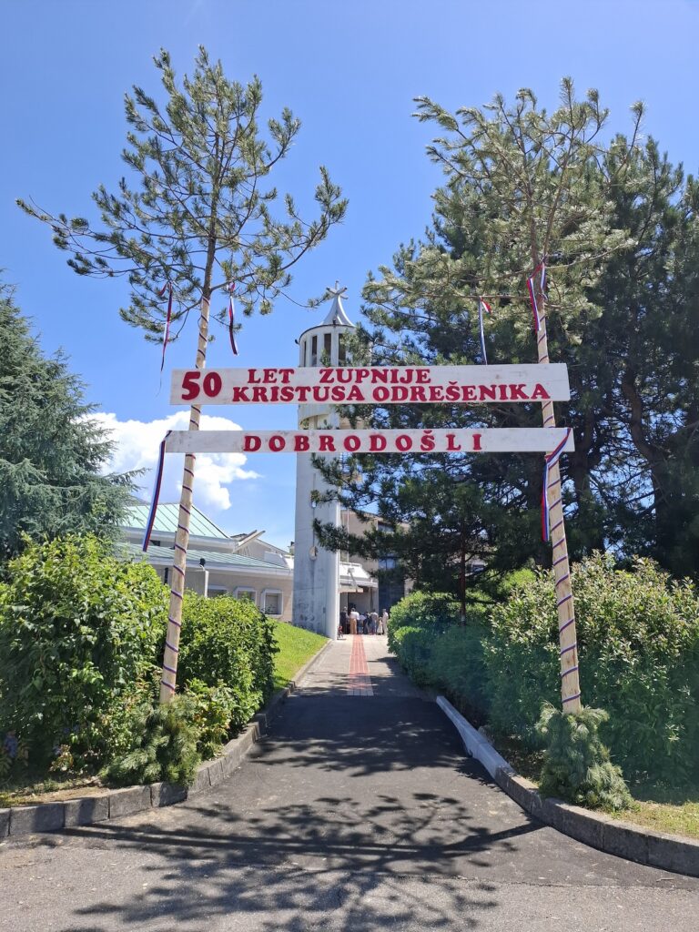 Praznovanje 50. obletnice župnije Kristusa Odrešenika Praznovanje 50. obletnice župnije Kristusa Odrešenika
